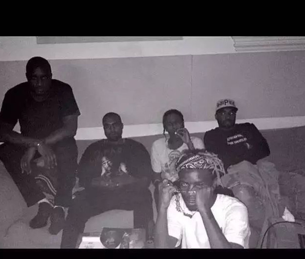 闪电标志的鞋子品牌【闪电标志是什么意思】