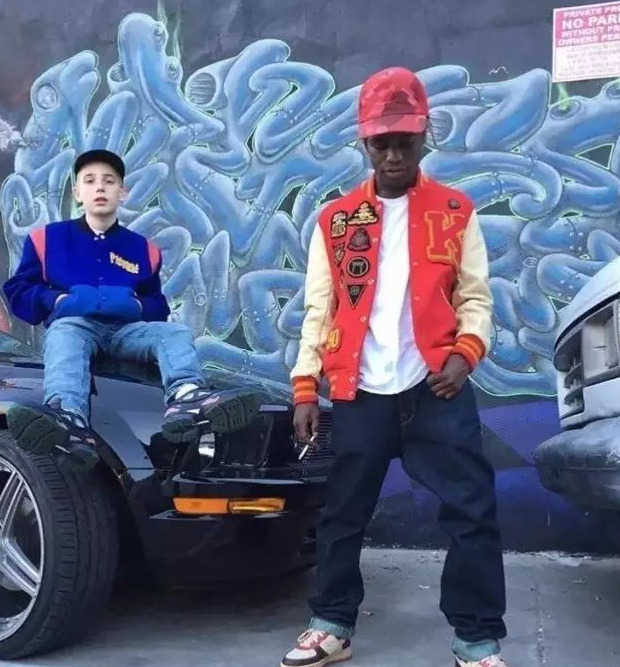 闪电标志的鞋子品牌【闪电标志是什么意思】