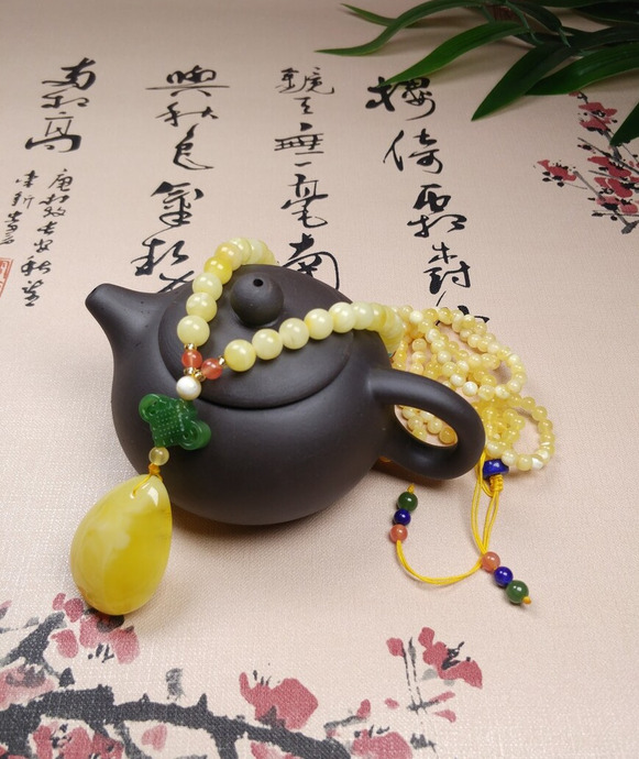 蜜蜡碰到水会怎么样【蜜蜡怕沾水吗】