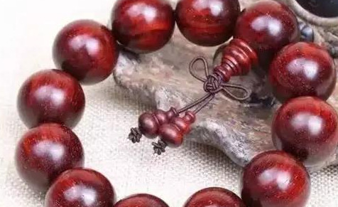 佩戴星月菩提有什么寓意【女生佩戴星月菩提】