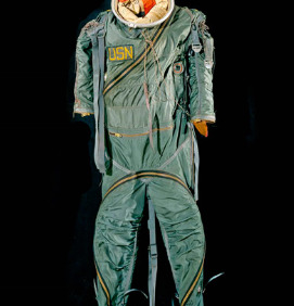 宇航服设计图简笔画【宇航服设计图简单】