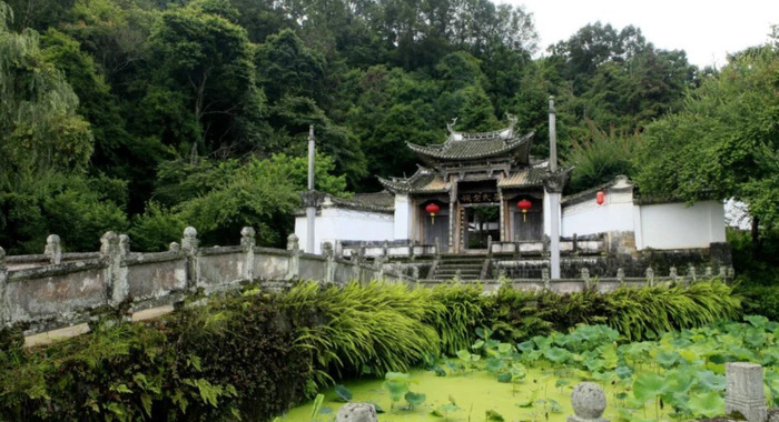 古街美景的句子【走在古街的唯美说说】