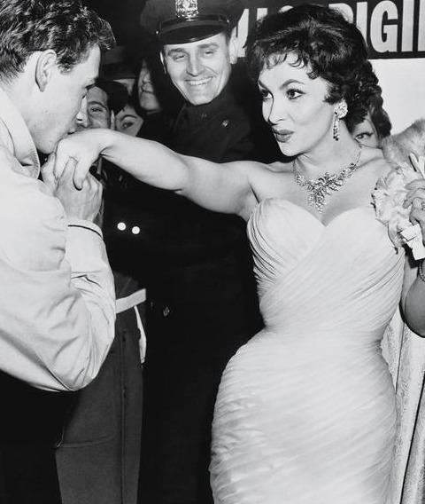 世界最有钱的人是谁?【世界最有钱的人是谁,十大排名】