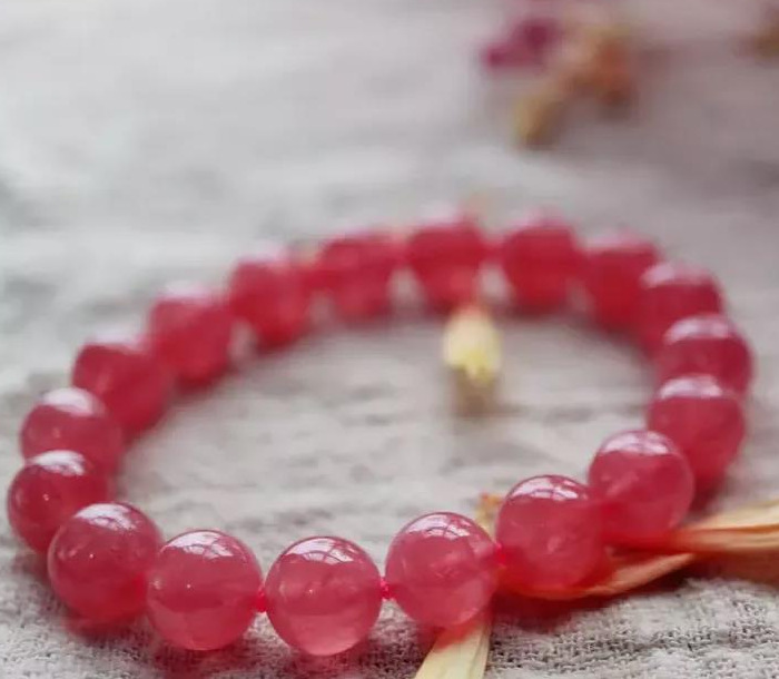 草莓晶越多越招桃花吗【草莓晶招桃花亲身经历】