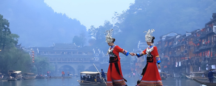 两个人去凤凰古城需要多少钱【什么时候去凤凰古城最好】