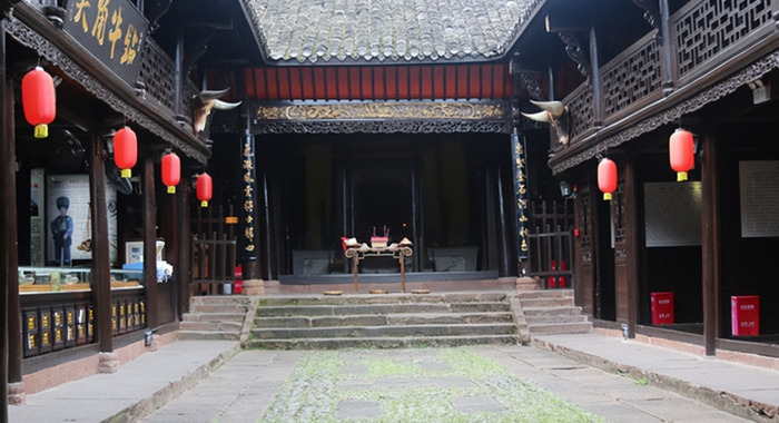 两个人去凤凰古城需要多少钱【什么时候去凤凰古城最好】