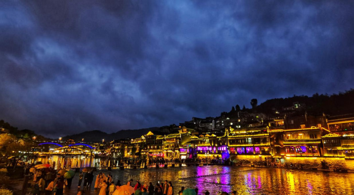 两个人去凤凰古城需要多少钱【什么时候去凤凰古城最好】