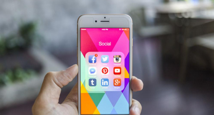 只要一部手机月入过万【一部手机怎么能月入过万】