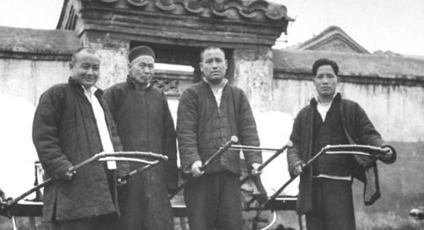 两眉之间有一条竖纹的女人【女人两眉之间有两条竖纹】