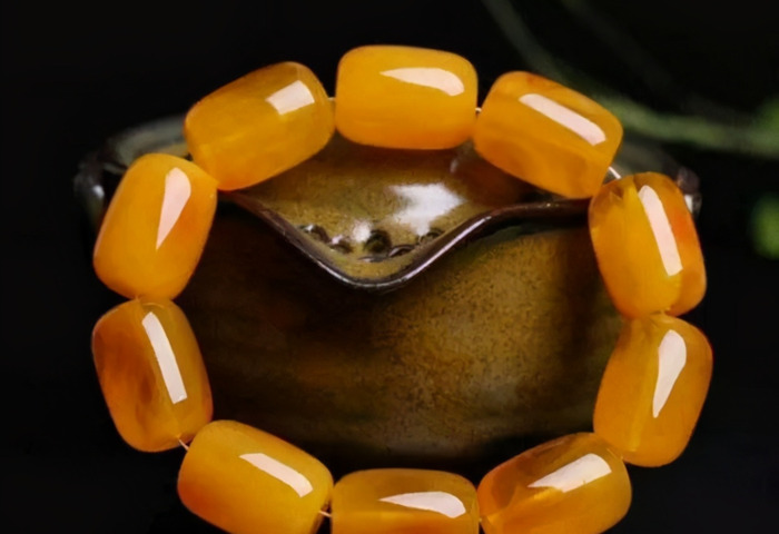 怎么辨别天然蜜蜡【天然蜜蜡鉴定方法】