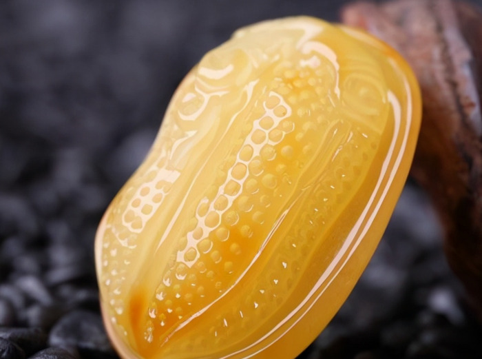 怎么辨别天然蜜蜡【天然蜜蜡鉴定方法】