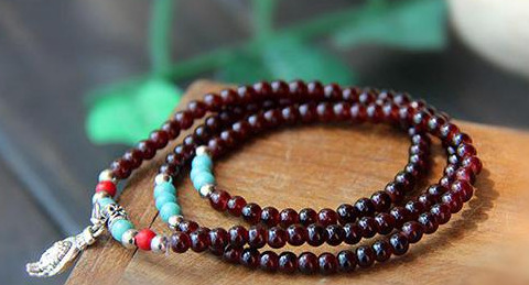 暖宫石是什么石头【暖宫石的功效与作用佩戴禁忌】