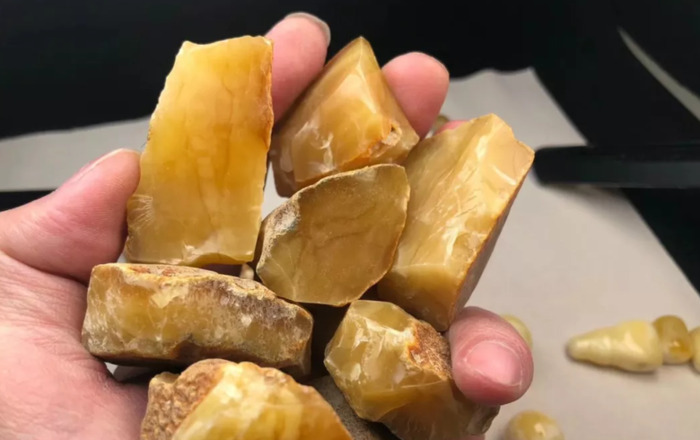 俄料蜜蜡和乌料的区别【俄料蜜蜡是什么意思】