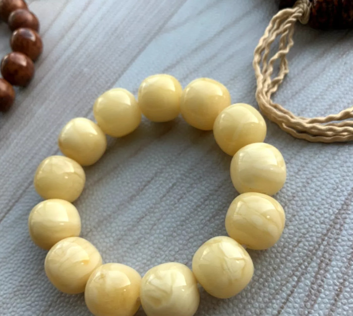 俄料蜜蜡和乌料的区别【俄料蜜蜡是什么意思】