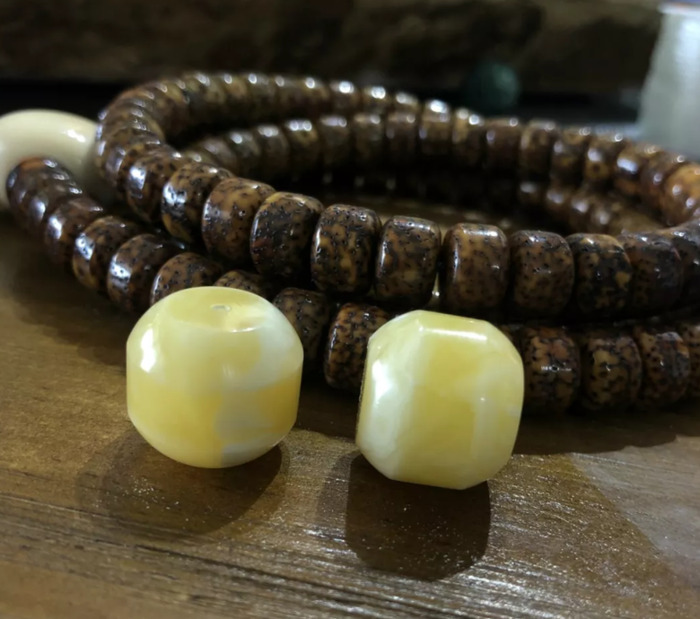 俄料蜜蜡和乌料的区别【俄料蜜蜡是什么意思】