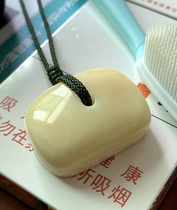 俄料蜜蜡和乌料的区别【俄料蜜蜡是什么意思】