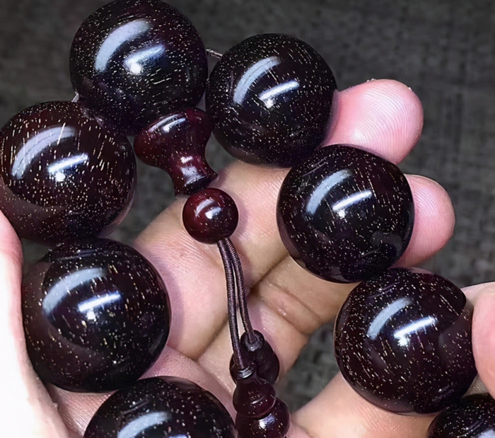 小叶紫檀手串怎么盘玩和保养【小叶紫檀手串怎么盘玩和保养知乎】