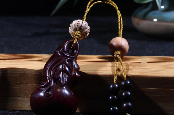 小叶紫檀手串怎么盘玩和保养【小叶紫檀手串怎么盘玩和保养知乎】