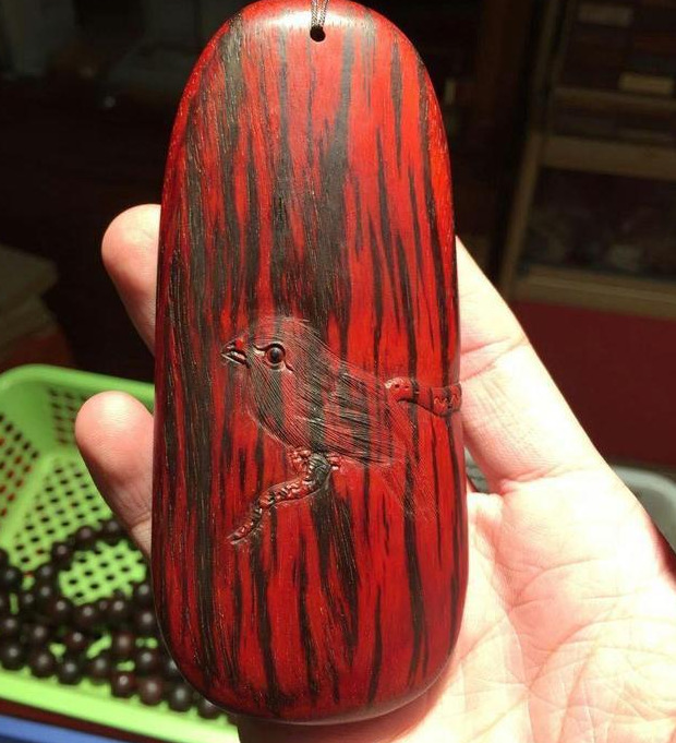 小叶紫檀手串怎么盘玩和保养【小叶紫檀手串怎么盘玩和保养知乎】