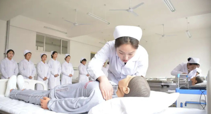 注册家政公司需要多少资金【家政公司一般怎么收费】