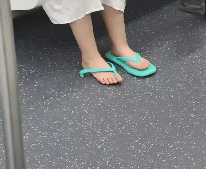 修空调师傅表情包什么梗【修空调师傅表情包回头】