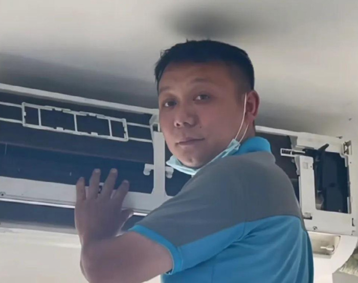 修空调师傅表情包什么梗【修空调师傅表情包回头】
