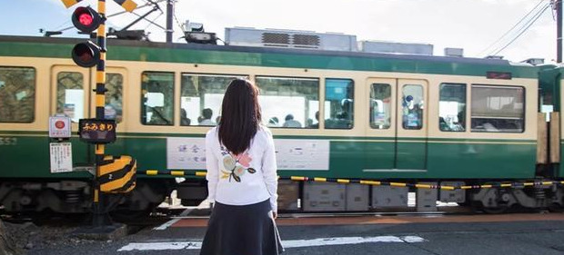 警告背后说闲话的女人【怎么警告别人不要在背后说闲话】