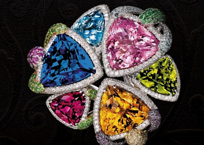 朱砂是鲜红色的好还是暗红色的好【暗红色的朱砂好还是红朱砂好】