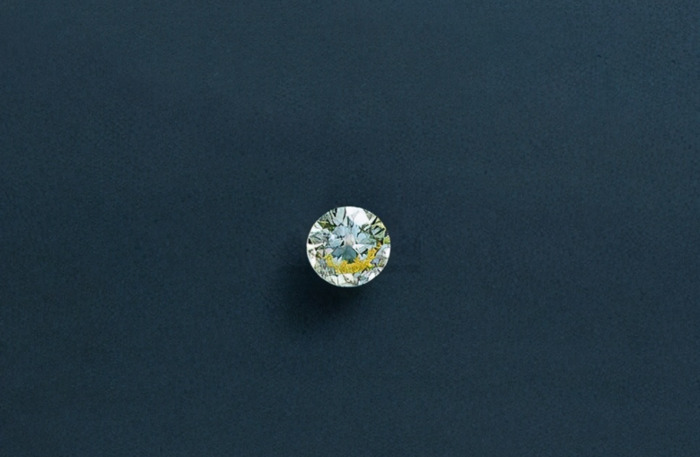 朱砂是鲜红色的好还是暗红色的好【暗红色的朱砂好还是红朱砂好】