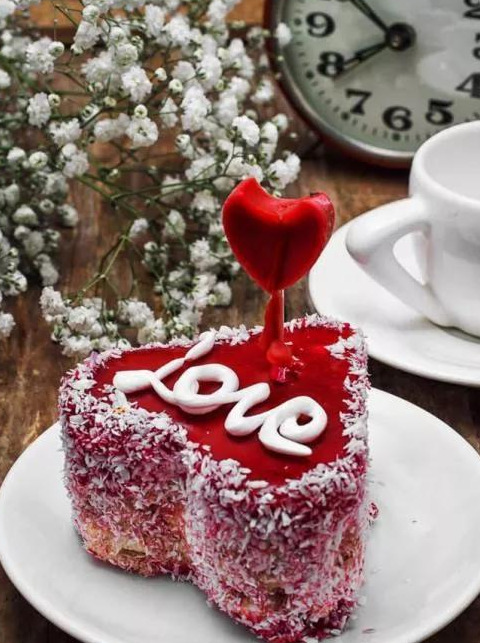 过生日切蛋糕祝福语【生日切蛋糕的吉祥话】