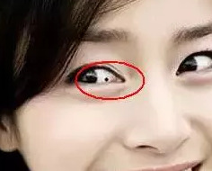 佛说胸前有痣的人【胸前有痣的人前世负过一个人佛教】