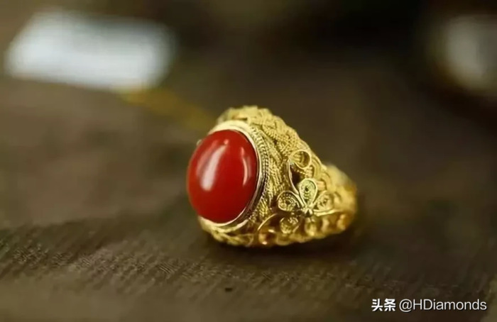 舒俱来和玉哪个好【舒俱来和翡翠能戴在一起吗】