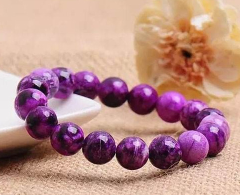 舒俱来和玉哪个好【舒俱来和翡翠能戴在一起吗】