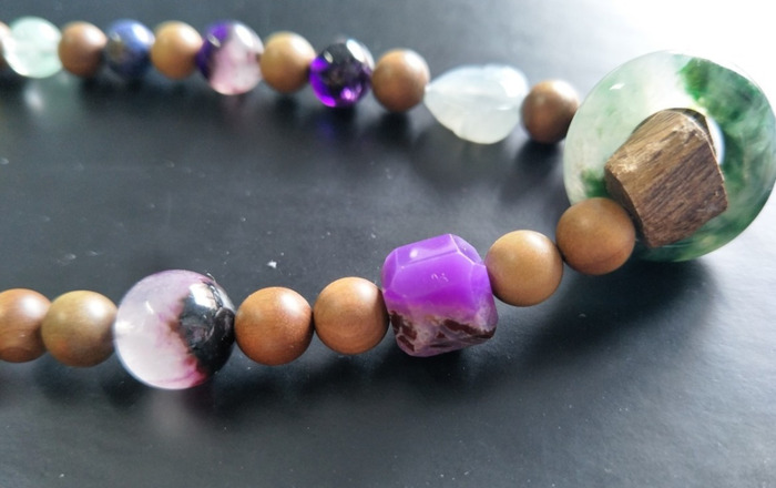 舒俱来和玉哪个好【舒俱来和翡翠能戴在一起吗】