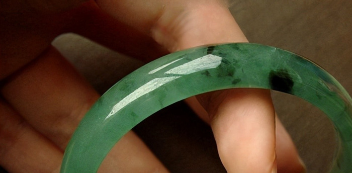 玉辨别真假的方法【鉴别玉的真假小窍门翡翠】