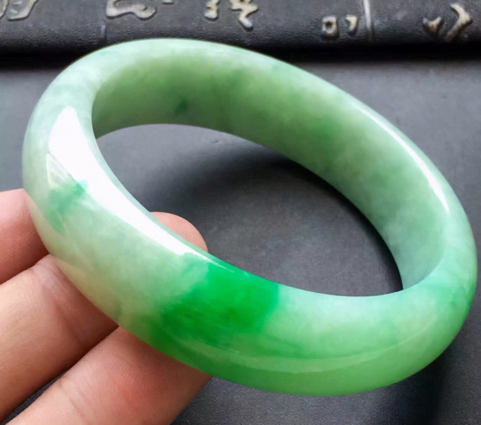 玉辨别真假的方法【鉴别玉的真假小窍门翡翠】