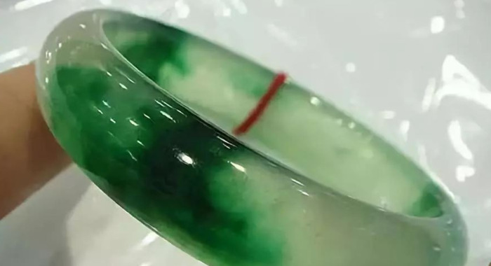 玉辨别真假的方法【鉴别玉的真假小窍门翡翠】