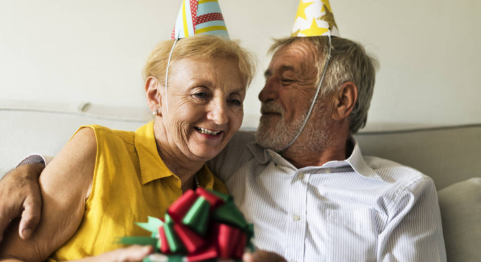 祝长辈生日快乐的祝福语【祝长辈生日快乐的句子暖心】