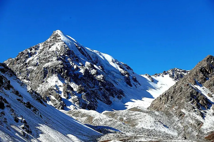 我走过玉门关外祁连山上飘的雪【我走过玉门关外祁连山上飘的雪的歌名】