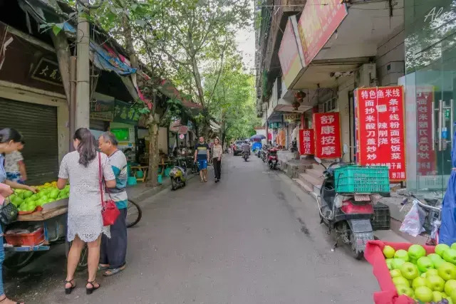 成都住春熙路还是宽窄巷子好【成都旅游春熙路和宽窄巷子哪里比较方便】