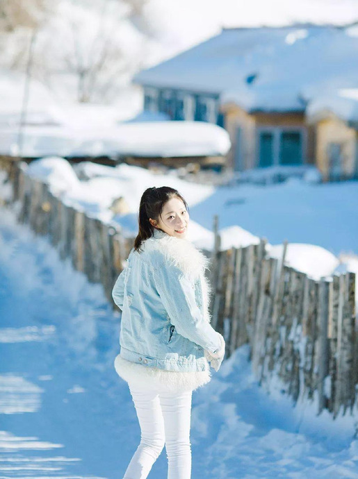 去雪乡拍照姿势图片【玩雪拍照姿势】