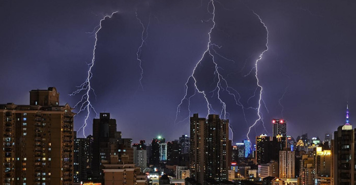 秋天下雨时的拍照技巧【秋季的雨天拍照技巧】