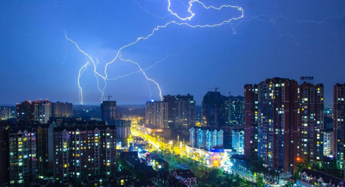 秋天下雨时的拍照技巧【秋季的雨天拍照技巧】